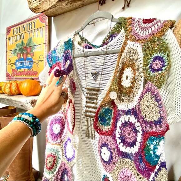 ARTISAN handcrafted crocheted vest - Picture 12 of 15